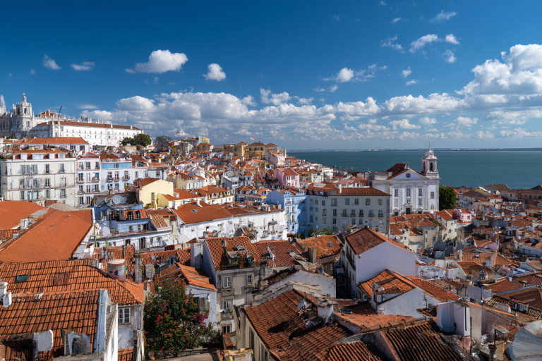 view_over_Lisbon_from_Miradouros